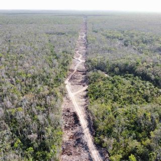 López Obrador amaga con la expropiación para terrenos del Tren Maya