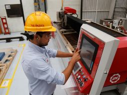 La economía mexicana marcó esta subida intertrimestral gracias al avance del sector de servicios y del industrial. EFE / ARCHIVO