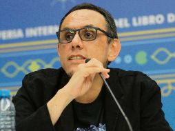 Alberto Chimal. El escritor aparece durante el Encuentro Internacional de Cuentistas de la FIL 2019. NOTIMEX/Archivo