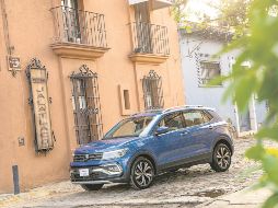 T-Cross rodando por las calles de la capital oaxaqueña, en su hábitat, pero gracias a su nuevo motor cuenta con capacidades que nos sorprendieron en carretera. EL INFORMADOR/M. Castillo