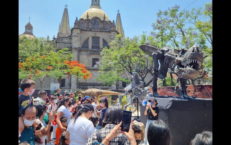 Familias enteras disfrutaron con los más pequeños de una prehistórica muestra que combina lo último en tecnología. EL INFORMADOR/G. Granados