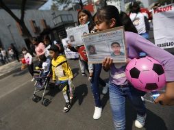 La manifestación cerró frente al Palacio Nacional, donde tanto menores como madres expresaron sus demandas de justicia. EFE/S. Gutiérrez