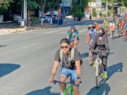 De acuerdo con organizadores, unas 120 personas participaron en la rodada. ESPECIAL/Bicicleta blanca