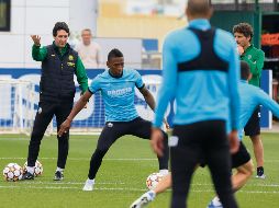 Unai Emery (izq.) espera que el Villarreal hoy pase de la excelencia ante el Liverpool. EFE/D. Castelló