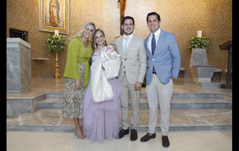 Amine Peró Assam, Claudia Ramos Flores, Rafaella Santana Ramos, Bernardo Enrique y Ricardo Santana Medina. GENTE BIEN JALISCO/Claudio Jimeno