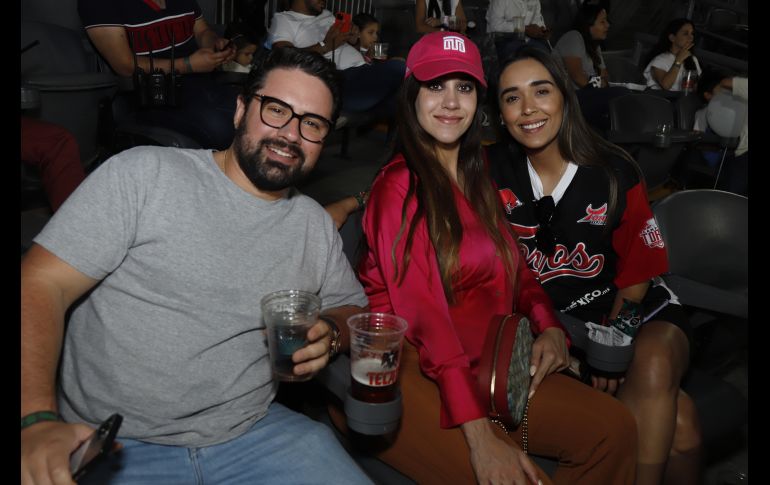 Marlon Magallón, Romina Novoa y Gladys Sánchez. GENTE BIEN JALISCO/Claudio Jimeno