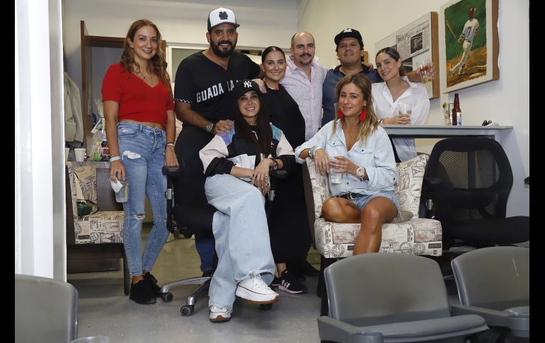 Paulina Ledón, Isidro Ramírez, Nelly Esquivias, Guillermo Corona,  Paco Moreno, Ana Paula Godoy, Dennise Chávez y Alejandrina Sandoval. GENTE BIEN JALISCO/Claudio Jimeno