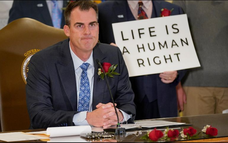La medida entra en vigor de inmediato con la firma de Kevin Stitt. AP/ARCHIVO
