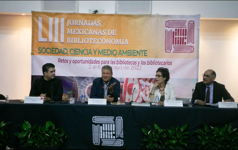 En la charla. Arq. Mauricio de Font-Réaulx; Carlos Álvarez del Castillo Gregory, director y editor de EL INFORMADOR; Mtra. Helen Ladrón de Guevara y el Dr. Sergio López Ruelas. EL INFORMADOR/G. Gallo