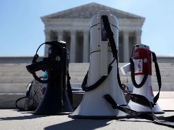 En EU, se reveló un documento interno que apunta a qué la mayoría de los jueces del Tribunal Supremo están dispuestos a enterrar la decisión de 1973, que protege el derecho de las mujeres estadounidenses a interrumpir su embarazo. AFP / ARCHIVO