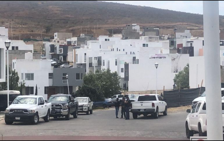 El reporte de detonaciones de arma de fuego comenzó aproximadamente a las 13:26 horas, en el cruce de las calles Senderos de los Manzanos y Senderos de Los Huertos. ESPECIAL