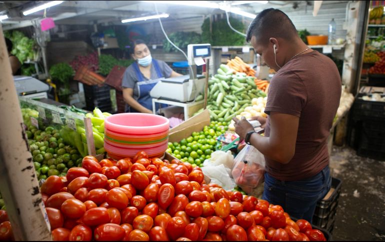 Andrés Canales Leaño, presidente del CDAAJ señaló que, con las estrategias del Gobierno Federal sobre producción, distribución y comercio exterior se incrementará la producción.  EL INFORMADOR / G. Gallo