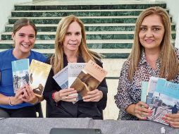 Montserrat Moragrega (al centro), presentó su ruta literaria y reflexiones en compañía de su hija Yael (izquierda) y su amiga Beatriz Vázquez (derecha). EL INFORAMDOR/N. Gutiérrez