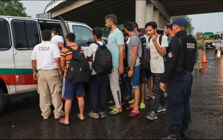 López Obrador señala que en coordinación se puede trabajar para tener flujos migratorios ordenados. AFP / ARCHIVO