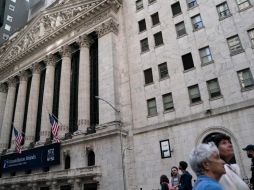 El alarmante retroceso hace mella en los inversionistas, quienes aún no se recuperan de la subida de intereses que propone la Fed. AP. J. Minchillo