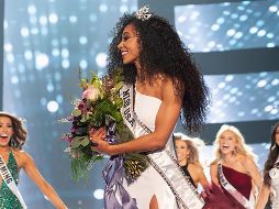 Cheslie Kryst en la ceremonia donde se coronó como Miss USA en 2019. INSTAGRAM.COM/ @chesliekryst