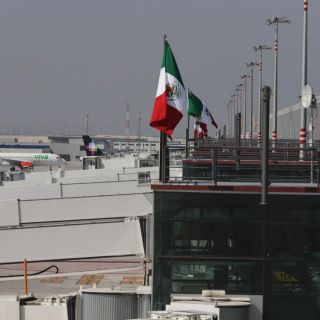 Denuncian "situación preocupante" en el espacio aéreo de CDMX