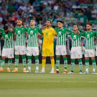 ¡Gran gesto! Barcelona le hace pasillo al Betis con Guardado por delante