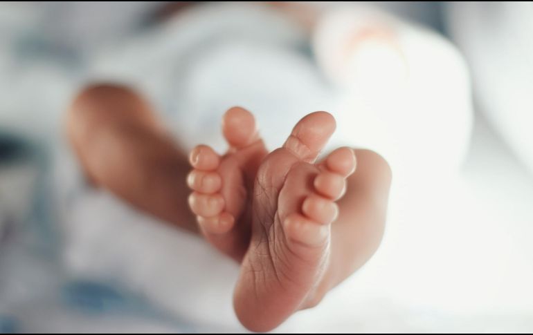 Al momento del robo, la bebé vestía un pantalón color rosa y blusa rosa con figuras de flores. ESPECIAL/Foto de Yousef Espanioly en Unsplash