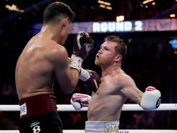 Con aquella derrota, Canelo Álvarez dejó escapar la posibilidad de arrebatarle a Dmitry Bivol su título de la Asociación Mundial de Boxeo, y la nota del resultado fue una de las más leídas del mes de mayo. AFP / ARCHIVO