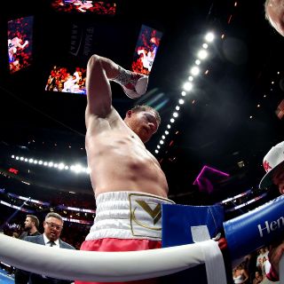 'Canelo' Álvarez buscará la revancha contra Dmitry Bivol