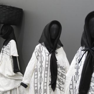 “Mujer de negro”: la suma del arte contemporáneo con la moda