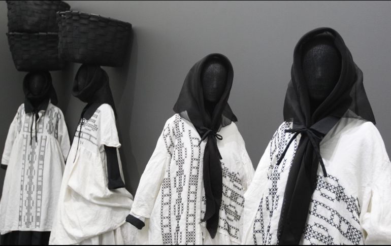 Los creadores de esta muestra eligieron el color negro como símbolo de sabiduría y sacrificio. EL INFORMADOR/A. Camacho