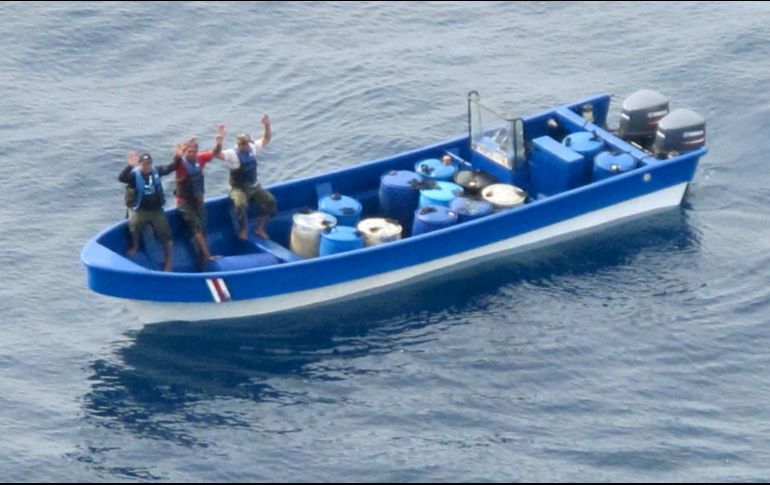 En un buen año, sólo 10% de envíos de cocaína son incautados o destruidos en el mar. AP/Guardia Costera de EU