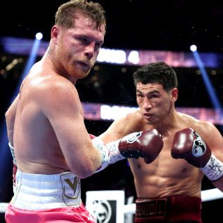 "Canelo" recibe ánimos de estrellas del Real Madrid y el Barcelona