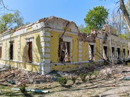 La escuela ocupa una superficie de 300 metros cuadrados, junto a la Casa de la Cultura, y estaba siendo utilizada como refugio por los ciudadanos. EFE / S. Kozlov