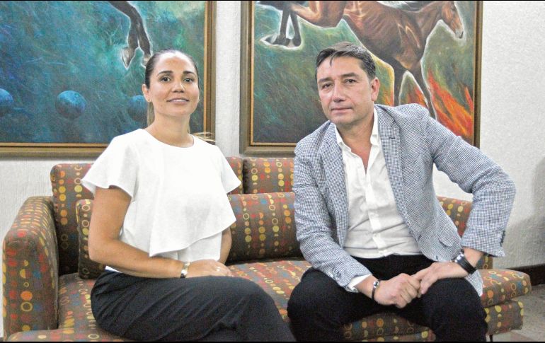 La presidente de la fundación LCells, Nora Sepúlveda, y el director general, Héctor Corona, destacan  que lo recaudado será para tratamientos de personas que los necesiten. EL INFORMADOR/ A. Camacho