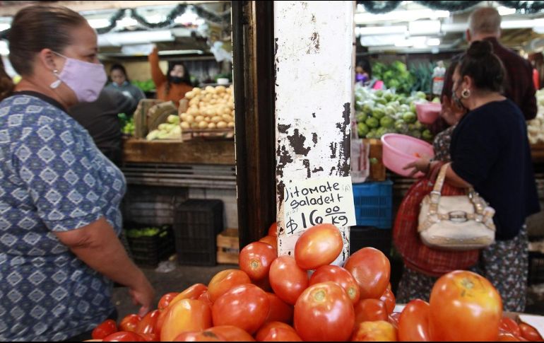 Los precios al consumidor escalaron hasta el 6.77 % a finales de 2017, la tasa más alta desde 2000, que fue motivada por un alza en el precio de los combustibles. EL INFORMADOR / ARCHIVO