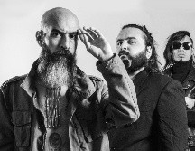 Volumenmedio es un resultado de tres mentes conectadas creando rock, conformado por Pooke H.Reyna en la batería, Villafan en el bajo, ambos en la voz, junto al guitarrista Chaak Saldana.  CORTESÍA / CONCUAMEDIA