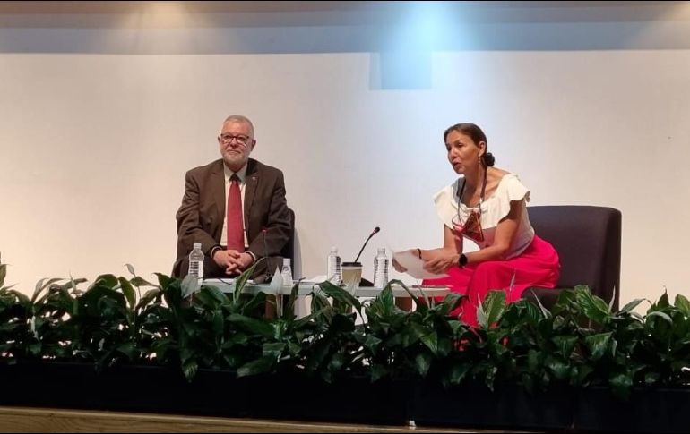 José Trinidad Padilla López, director de la Biblioteca Pública del Estado de Jalisco Juan José Arreola, y la académica Marina Mantilla Trolle. EL INFORMADOR / N. Gutiérrez