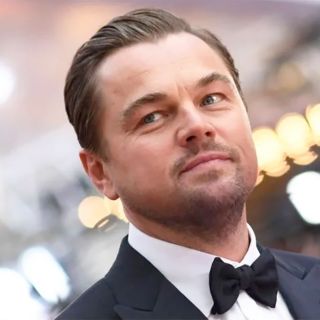 El día que Leonardo DiCaprio compró un bolso Chanel de 13,000 dlls para regalárselo a su madre