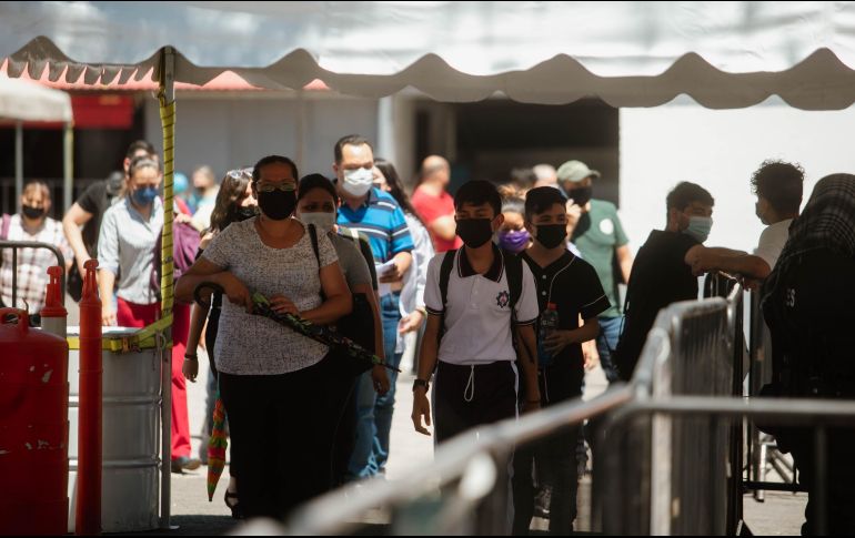 Para quien decida seguir utilizando el cubrebocas, esto se adoptará como una medida personal que deberá ser respetada. EL INFORMADOR/ G. GALLO