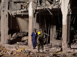 El hotel no se encontraba operativo en el momento del accidente, pero 51 trabajadores estaban en su interior, alistándolo para la reapertura, prevista para este miércoles. EFE / E. Mastrascusa