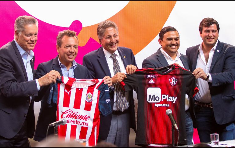 Los alcaldes de Guadalajara y Zapopan, así como directivas de Atlas y Chivas, esperan que los Clásicos se lleven a cabo en un clima de respeto, tolerancia y familia. IMAGO7