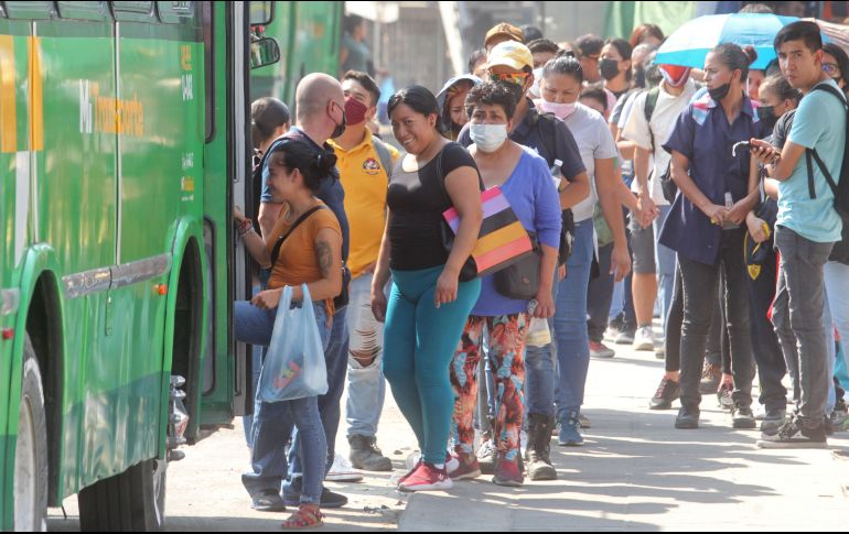 Recuerdan que la eficacia del uso del cubrebocas en espacios cerrados está más que comprobada. EL INFORMADOR/A. Camacho