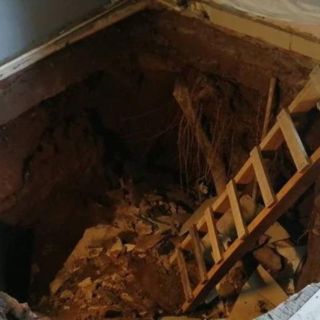 Sinaloa: ¡Impactante! Socavón se abre en la sala de una casa y "se traga" a joven