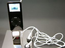 El iPod nano permitía tener miles de canciones en un dispositivo pequeño y delgado. AFP/ARCHIVO