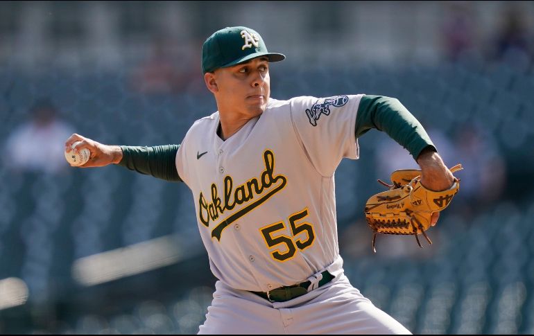 Adrián Martínez se caracteriza por ser un pitcher con buena velocidad y un importante repertorio de lanzamientos, lo que le permite tener diversas opciones para enfrentar a los bateadores. AP / C. Osorio