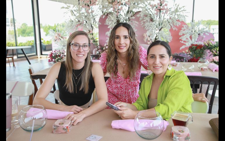 Lucía Merino, Mónica Navarro y Maki Peñuñuri. GENTE BIEN JALISCO/ Antonio Martínez
