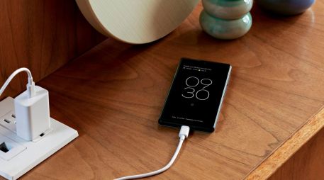 En diciembre de 2012, Phil Schiller llamó al puerto Lightning 