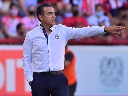 De la mano de Cadena las Chivas han conseguido cinco triunfos de manera consecutiva. IMAGO7