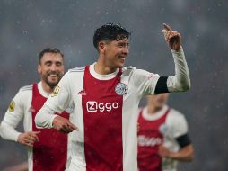 Edson Álvarez contribuyó con un gol en la victoria por 5-0 del Ajax sobre el  Heerenveen, que les da matemáticamente el título a falta de una jornada para el final de la temporada. AP / P. Dejong
