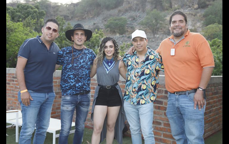 Jorge Serratos, Polo Salles, Erandeny Vázquez, Jesús Arreola y Antonio Salles. GENTE BIEN JALISCO/Claudio Jimeno