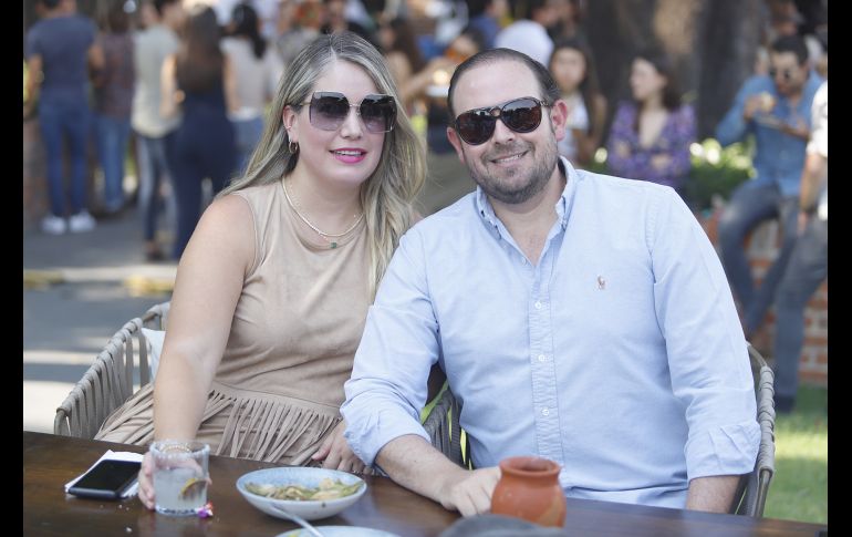 Ivonne Orendain y Juan Pablo Carrillo. GENTE BIEN JALISCO/Claudio Jimeno