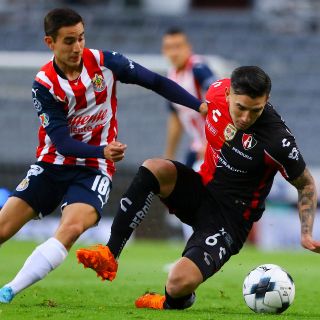 Aficionados prefieren ver el Clásico Tapatío desde sus casas