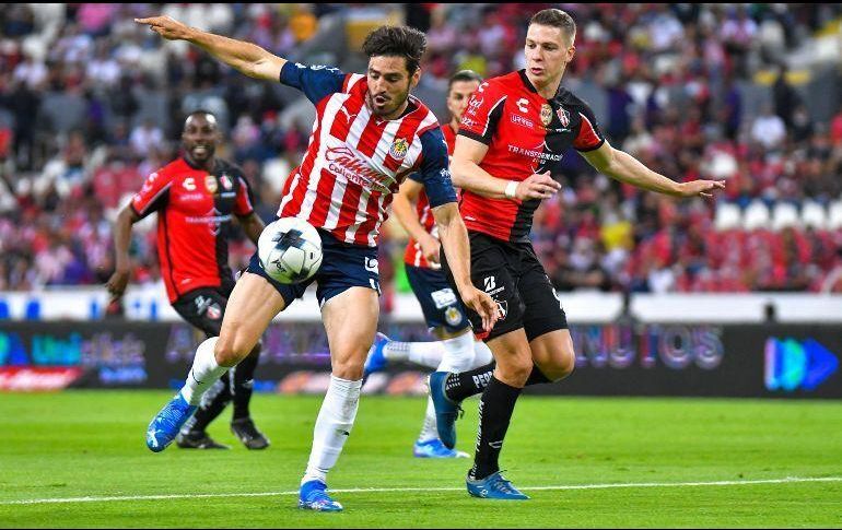 Aficionados expresaron su molestia debido al alto precio de los boletos para asistir al Clásico Tapatío de hoy jueves. IMAGO7 / ARCHIVO